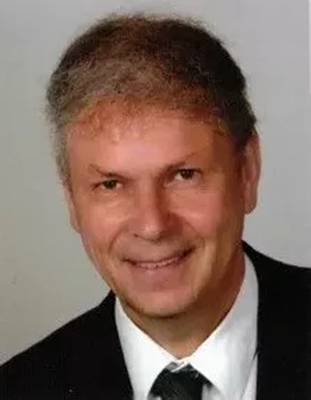 A picture of Prof. Dr. Meinolf Vielberg.